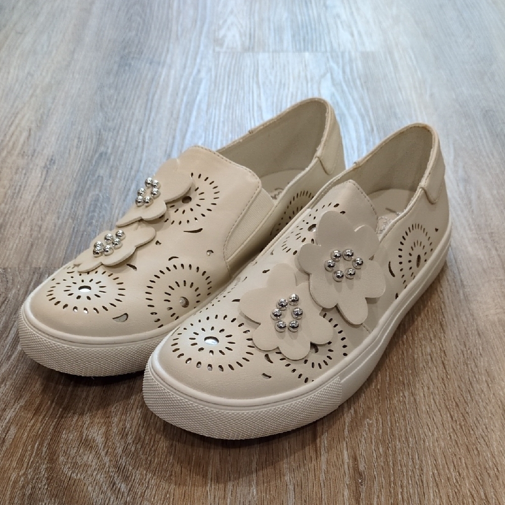 ❤️💐⚡️Nanette Lepore Floral Cream Slip-Ons Women's size 9 M❤️💐⚡️
